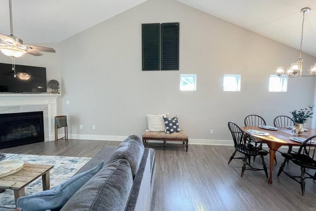 New Beautiful 3 Bedroom Condo In Bettendorf Exterior foto